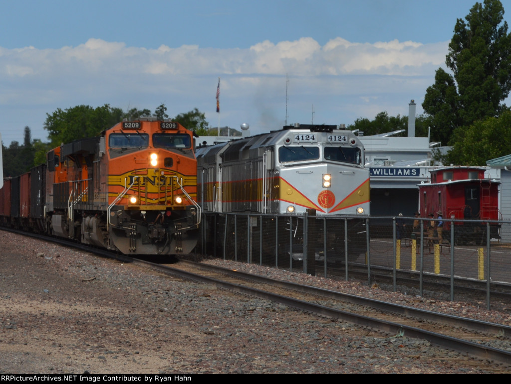 Side By Side Meet in Williams